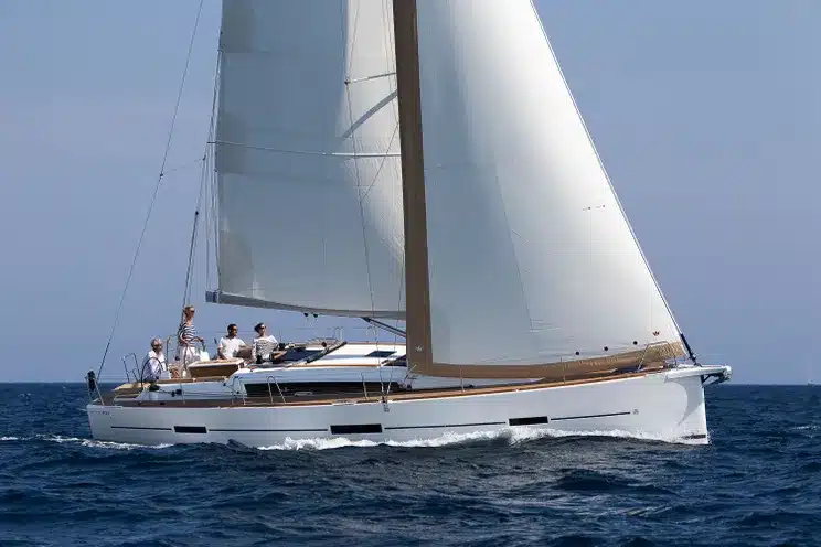 monohull sailing