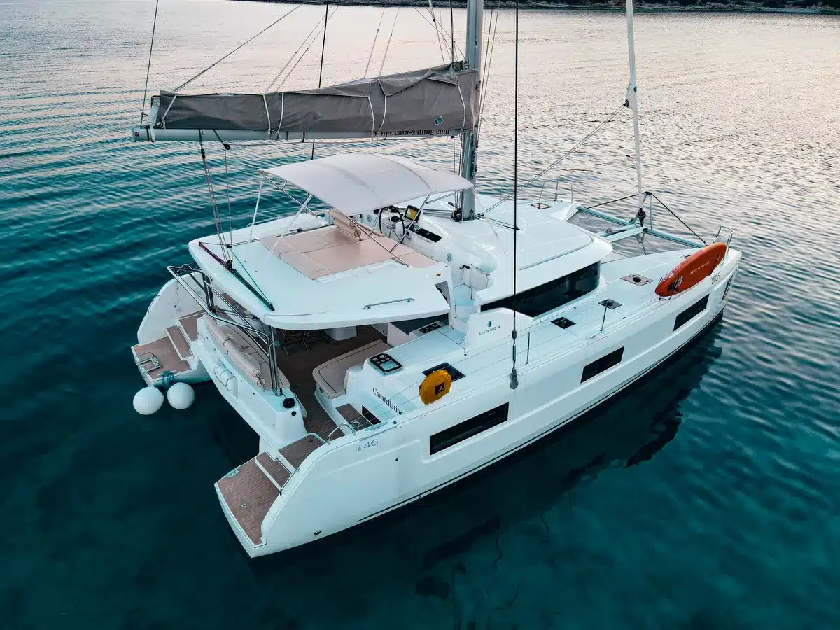 catamaran exterior