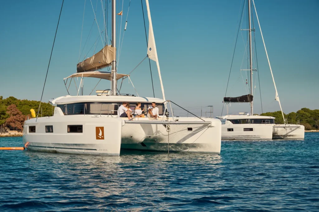 catamaran exterior