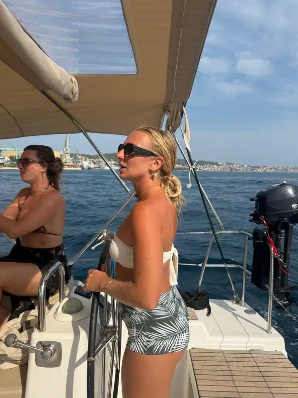 Students at the helm learning to sail